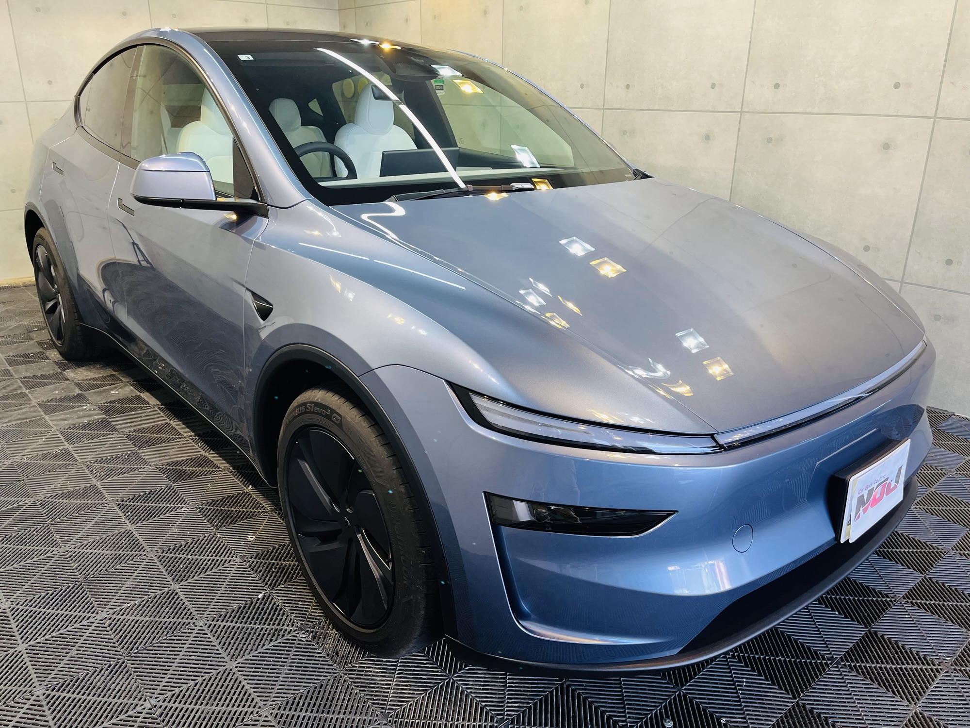 テスラ　モデルYを施工‼️